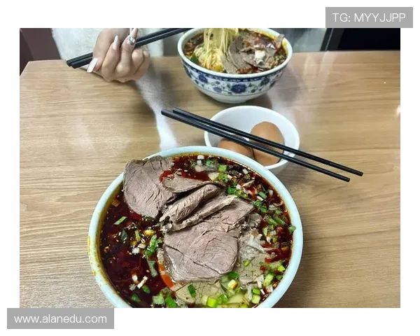 兰州牛肉面与足球明星的美味碰撞探索运动员的饮食文化与健康之道